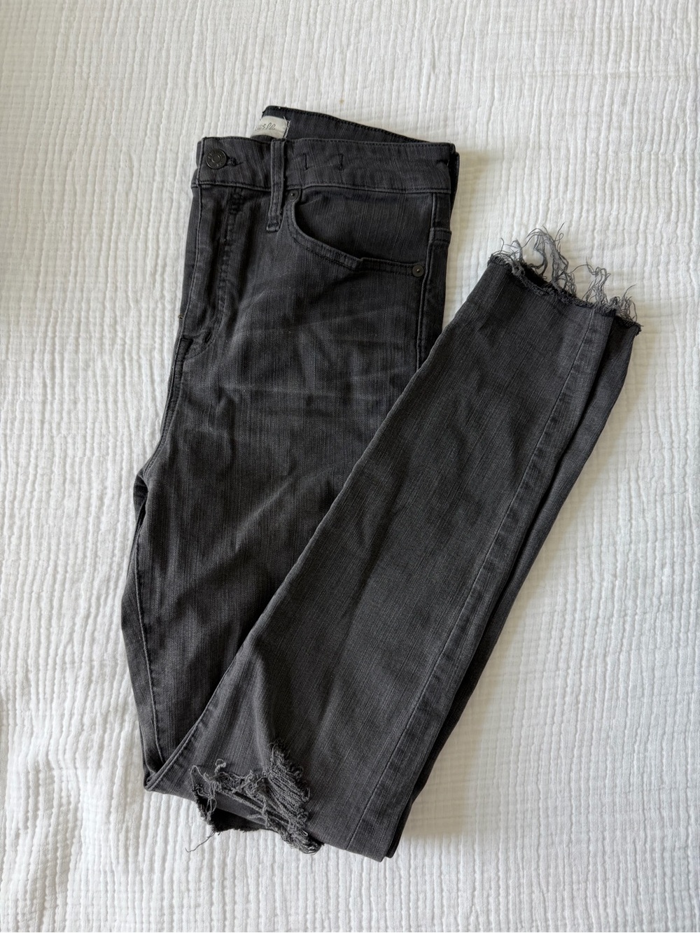 Madewell Washed Black Frayed-Hem Skinny Jeans
